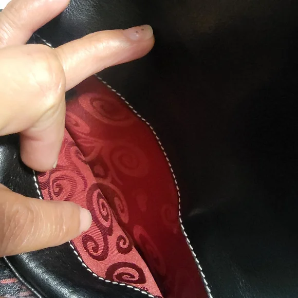 BRIGBTON Elegant Black and Red Women's Clutch - Picture 6 of 7